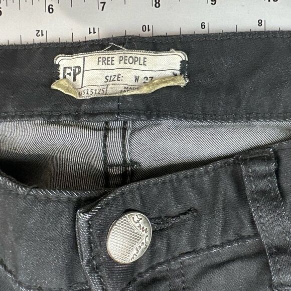 Free People Jet Black Distressed Denim Jeans Women’s 29 Read - Picture 4 of 12